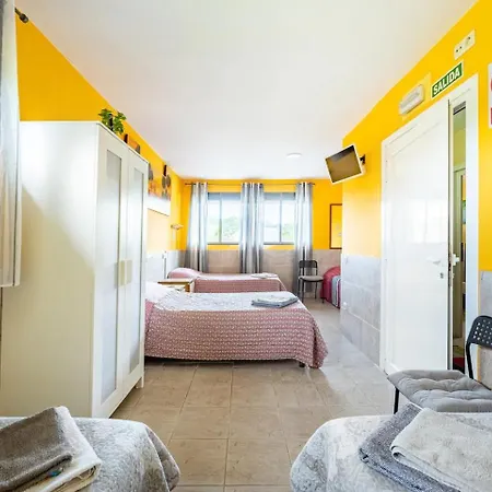 Casa Entera Family House בית נופש