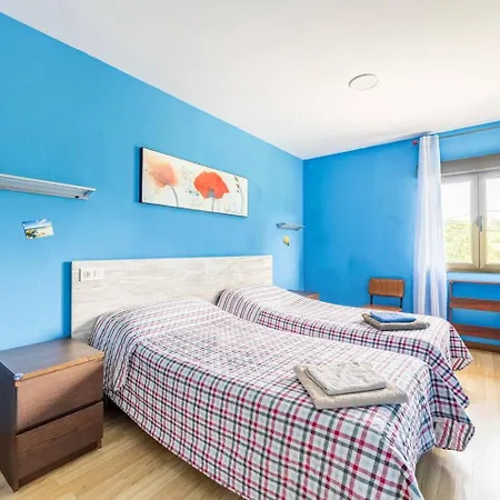 Casa Entera Family House 기욘
