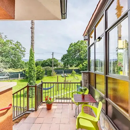 Casa Entera Family House 기욘