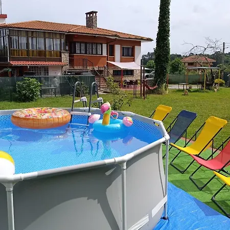 Casa Entera Family House 기욘
